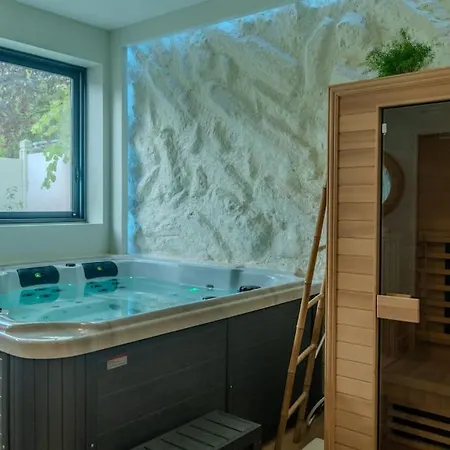 Le Cozy Reims -Escapade Raffinee Avec Spa Prive Exterior photo